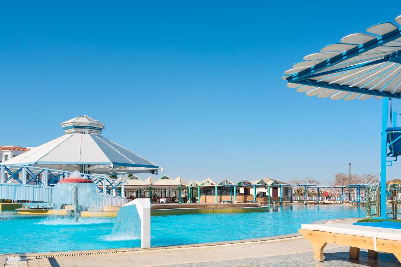 Dreams Beach Resort - Sharm El Sheikh Exteriér fotografie The resort's main pool